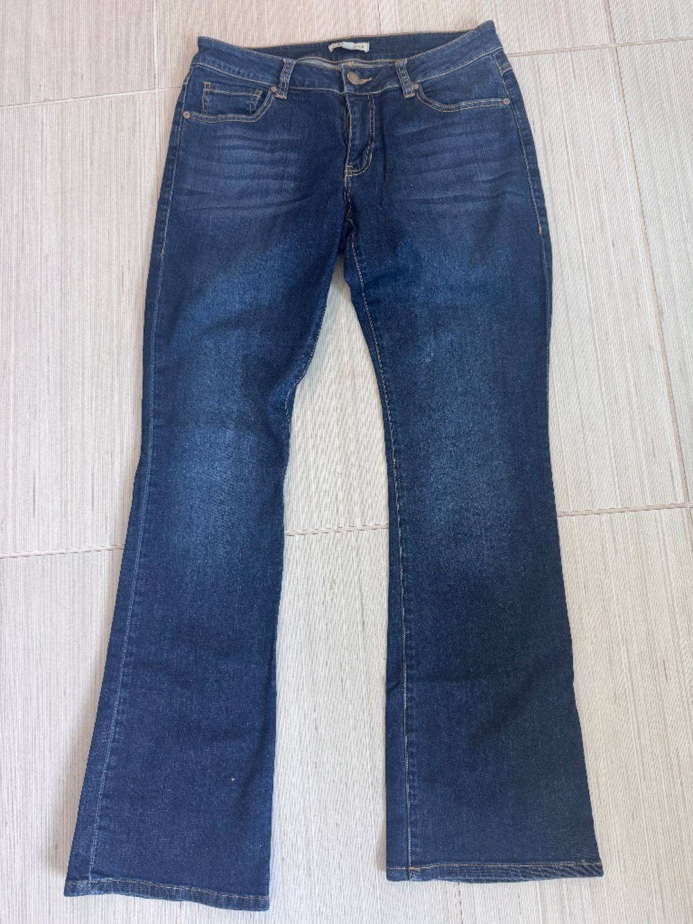 CAbi Curvy, strait legged Jeans - size 6